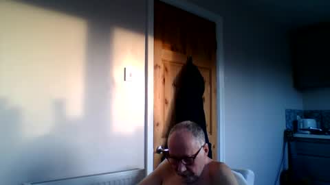 Snapshot of jimmybenido chatting on March 9, 5:17 pm Jim Redgewell online show from March 9, 5:17 pm