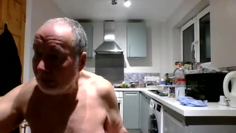 Snapshot of jimmybenido chatting on December 6, 5:33 pm Jim Redgewell online show from December 6, 5:33 pm