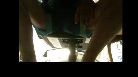 Snapshot of jimsundies chatting on February 10, 4:08 am jimwellhung online show from February 10, 4:08 am