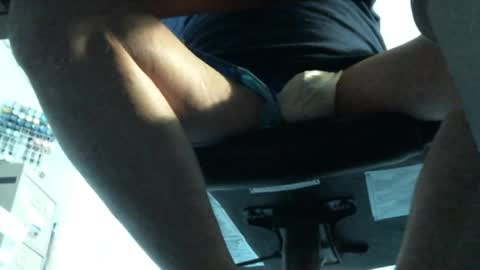 jimwellhung online show from April 23, 3:22 am