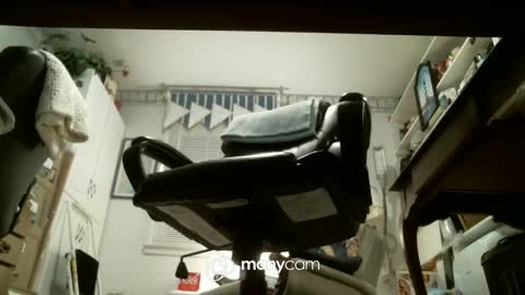 Snapshot of jimsundies chatting on January 19, 4:12 am jimwellhung online show from January 19, 4:12 am