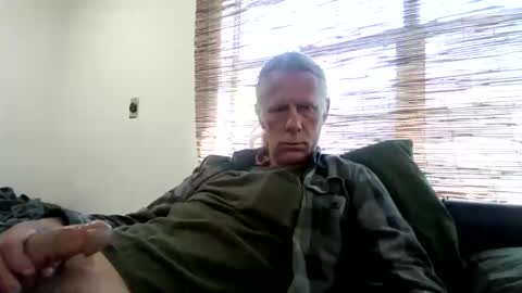 jizzmitten5 online show from March 14, 8:05 pm