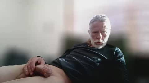 jizzmitten5 online show from January 6, 9:52 pm