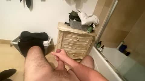 Jjjerkingit online show from July 24, 6:42 am