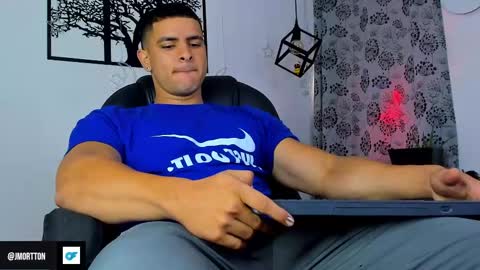 IGJmortton online show from February 18, 12:49 pm