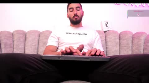 Snapshot of joao_batista_team chatting on March 1, 11:15 pm JOAO BATISTA online show from March 1, 11:15 pm