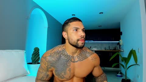 Snapshot of joe_esthetic chatting on January 14, 12:00 am joe_esthetic online show from January 14, 12:00 am