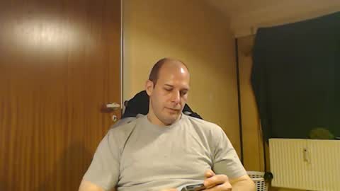 Snapshot of john1212124 chatting on October 8, 2:49 am john1212124 online show from October 8, 2:49 am