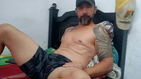 Snapshot of john_balthor chatting on January 23, 9:29 pm online show from January 23, 9:29 pm