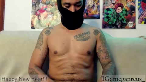 Snapshot of johncarrie chatting on January 4, 8:17 am John carrie Independent Help me reach my goal 100 likes and 10000 followers online show from January 4, 8:17 am