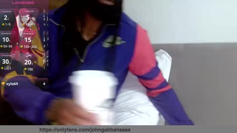Snapshot of johngabbanaaaa chatting on February 24, 3:53 pm John Gabbana online show from February 24, 3:53 pm