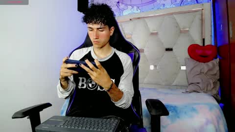 johnny_cagee online show from April 5, 4:09 am
