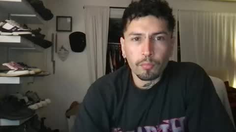 Snapshot of johnnydeep66 chatting on December 19, 6:01 am JohnnyDeep66 online show from December 19, 6:01 am