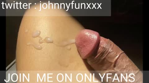 Johnnystrongarms                 online show from October 16, 4:42 am