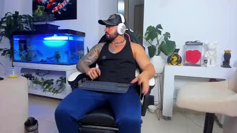 Snapshot of johnnygrayson_ chatting on October 9, 12:37 am JOHNNY online show from October 9, 12:37 am