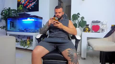 Snapshot of johnnygrayson_ chatting on October 13, 1:33 am JOHNNY online show from October 13, 1:33 am