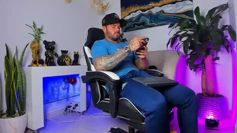 JOHNNY online show from January 18, 12:12 am