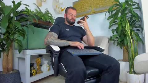 JOHNNY online show from April 25, 1:19 am