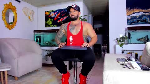 Snapshot of johnnygrayson_ chatting on March 6, 12:10 am JOHNNY online show from March 6, 12:10 am