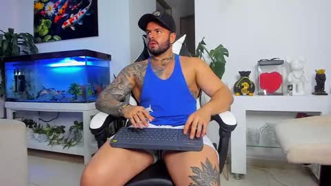 Snapshot of johnnygrayson_ chatting on October 3, 2:27 am JOHNNY online show from October 3, 2:27 am
