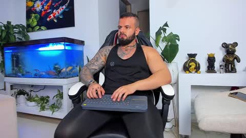 Snapshot of johnnygrayson_ chatting on September 13, 1:50 am JOHNNY online show from September 13, 1:50 am
