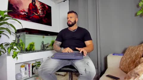 Snapshot of johnnygrayson_ chatting on February 6, 11:04 pm JOHNNY online show from February 6, 11:04 pm