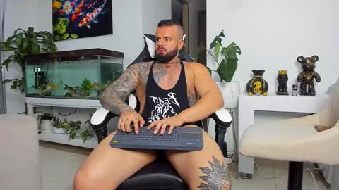 Snapshot of johnnygrayson_ chatting on September 16, 12:23 am JOHNNY online show from September 16, 12:23 am