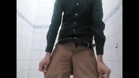 johnpop9090 online show from April 6, 11:44 am