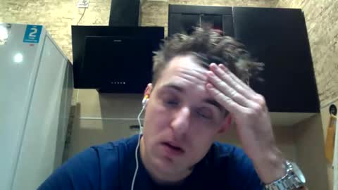 Snapshot of johny_hurdman27 chatting on December 8, 2:19 pm johny27 online show from December 8, 2:19 pm