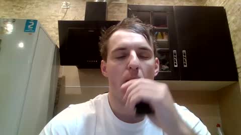 Snapshot of johny_hurdman27 chatting on December 23, 9:16 am johny27 online show from December 23, 9:16 am