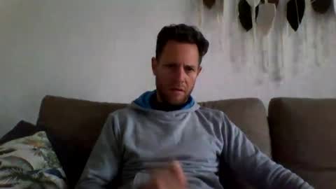 jojo19844 online show from March 27, 10:49 am