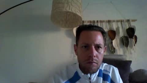 jojo19844 online show from April 27, 4:53 am