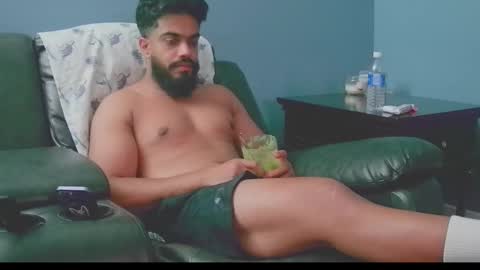 Snapshot of jonathanliyaz1 chatting on September 10, 12:53 am royjon online show from September 10, 12:53 am