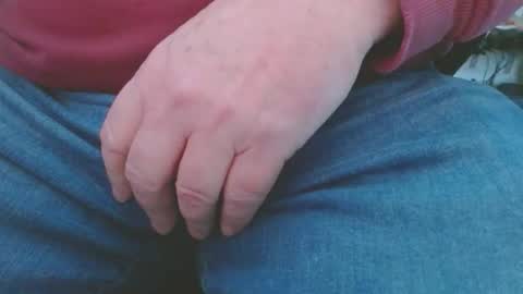 joncpics online show from December 5, 7:54 pm