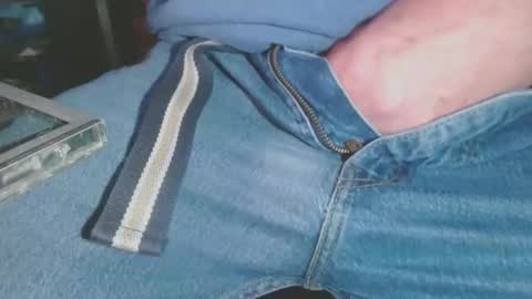 joncpics online show from December 18, 9:22 pm