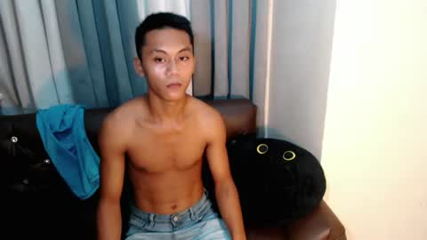 jonil_shyguy online show from June 23, 5:56 am