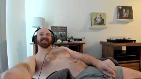 Snapshot of jonnlulz chatting on January 17, 7:53 pm Jon online show from January 17, 7:53 pm