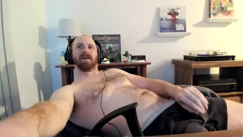 Snapshot of jonnlulz chatting on December 11, 12:35 am Jon online show from December 11, 12:35 am