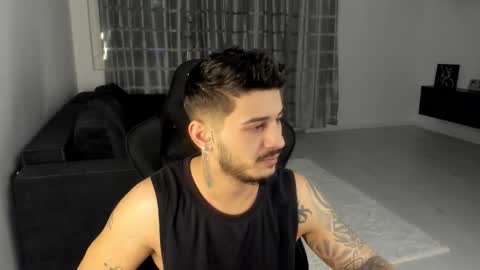 jonnyporn1 online show from February 6, 10:17 pm