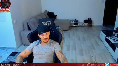 Snapshot of jonnyporn1 chatting on October 18, 7:02 am jonnyporn1 online show from October 18, 7:02 am