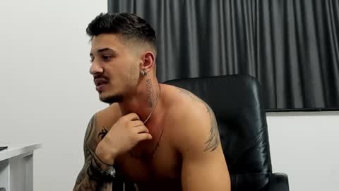 Snapshot of jonnyporn1 chatting on January 16, 9:08 pm jonnyporn1 online show from January 16, 9:08 pm
