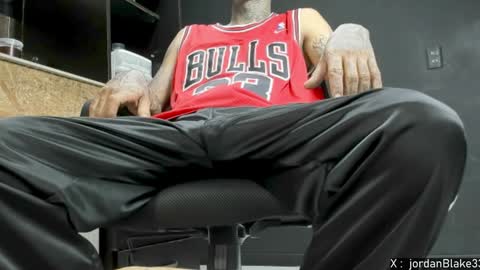 Snapshot of jordan33blake chatting on January 23, 12:19 pm jordan33blake online show from January 23, 12:19 pm