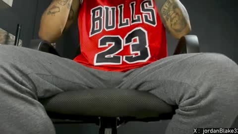 Snapshot of jordan33blake chatting on December 2, 11:10 am jordan33blake online show from December 2, 11:10 am
