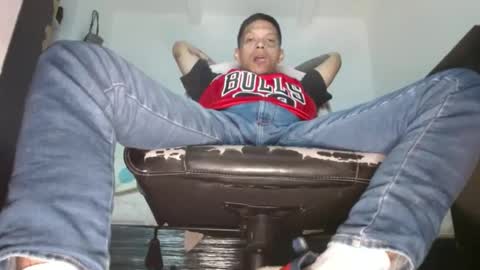 Snapshot of jordan33blake chatting on December 15, 11:20 pm jordan33blake online show from December 15, 11:20 pm