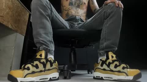 Snapshot of jordan33blake chatting on January 25, 12:58 pm jordan33blake online show from January 25, 12:58 pm