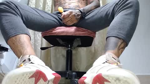 Snapshot of jordan33blake chatting on February 2, 1:34 am jordan33blake online show from February 2, 1:34 am
