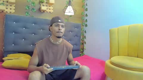 Snapshot of jordan_love7 chatting on January 19, 12:39 pm jordan online show from January 19, 12:39 pm