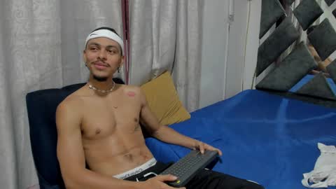 Snapshot of jordan_love7 chatting on February 19, 1:50 pm jordan online show from February 19, 1:50 pm