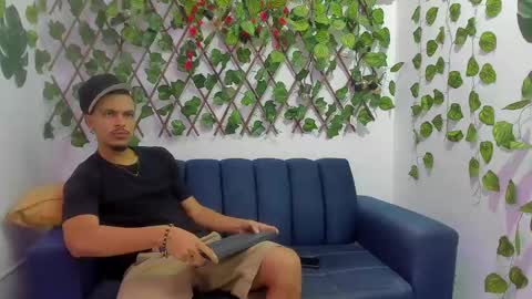 Snapshot of jordan_love7 chatting on January 8, 12:47 pm jordan online show from January 8, 12:47 pm