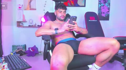 Snapshot of jordanrossie chatting on October 13, 11:22 pm JordanRossie online show from October 13, 11:22 pm